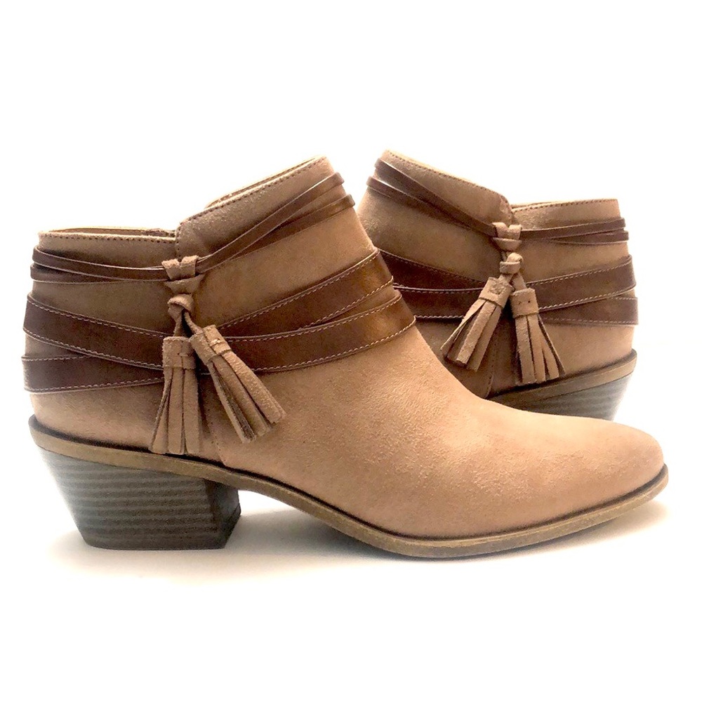 Life Stride Brown Tassel Almond Toe Side Zip Ankle Vegan Leather Boots size 8.5M